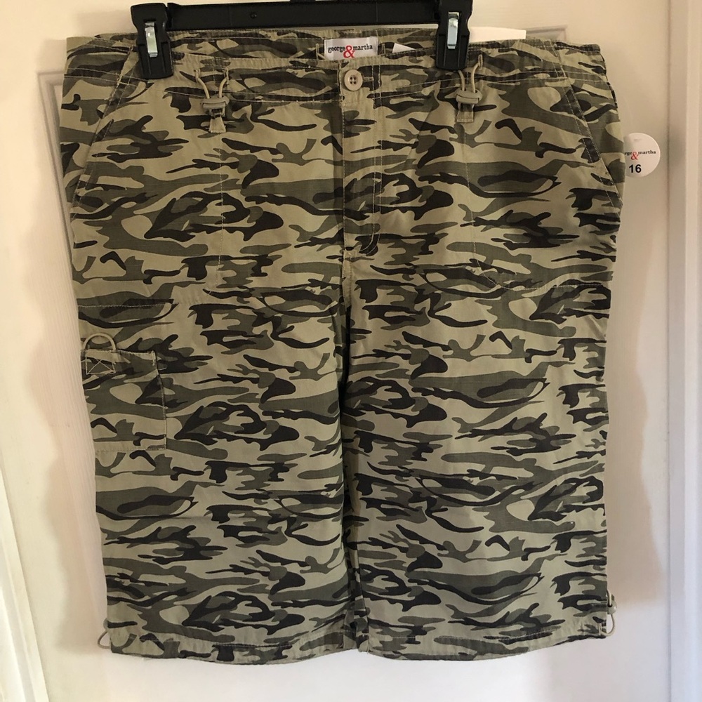 George & Martha women's Ripstop green camo Bermuda shorts Size 16 Y2K NWT